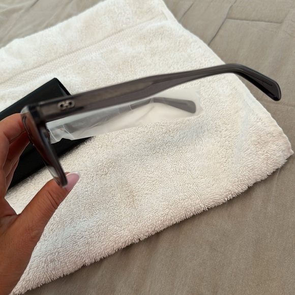 Salvatore Ferragamo sunglasses - Picture 2 of 3